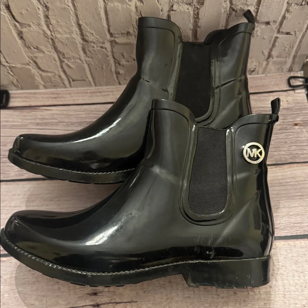 Michael Kors Charm Rain Booties